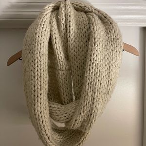Chunky Knit Infinity Scarf